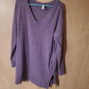 ⭐ Medium long sleeved purple tunic